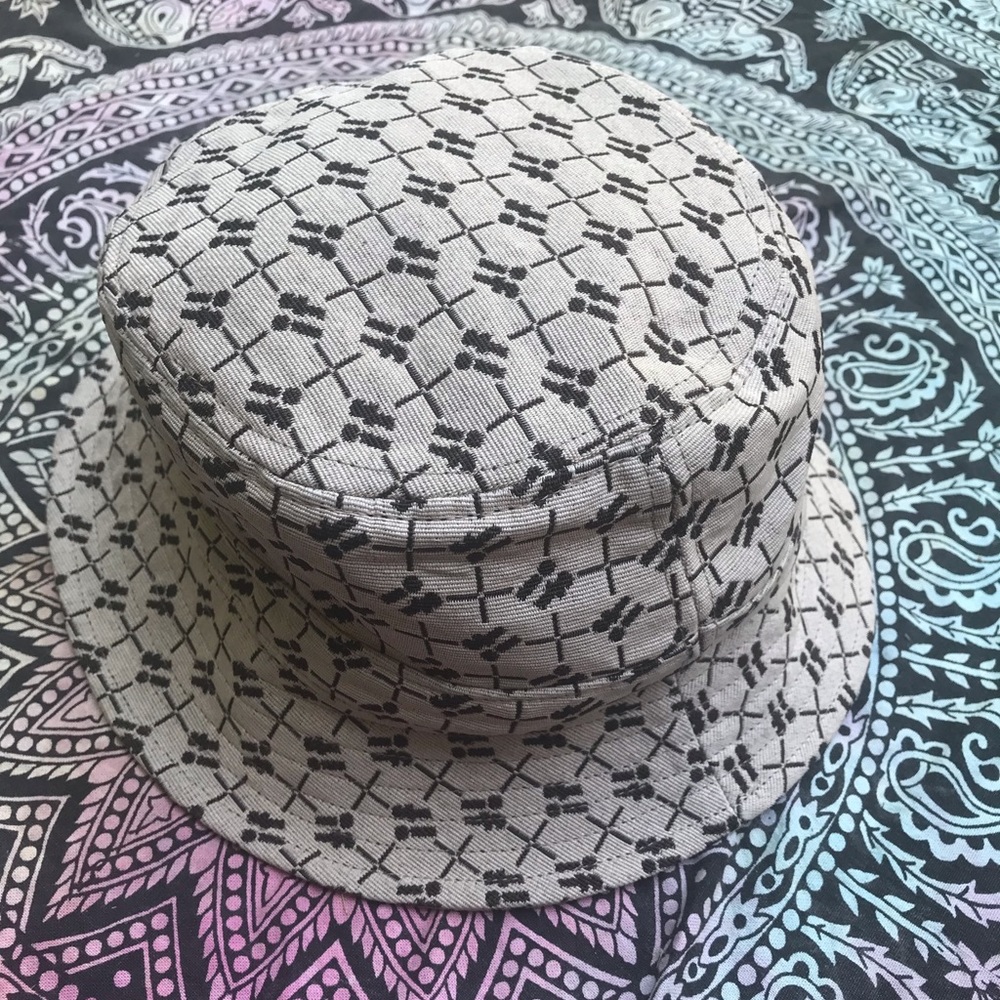 New Urban Outfitters Beige Bucket Hat with Black Lattice Pattern
